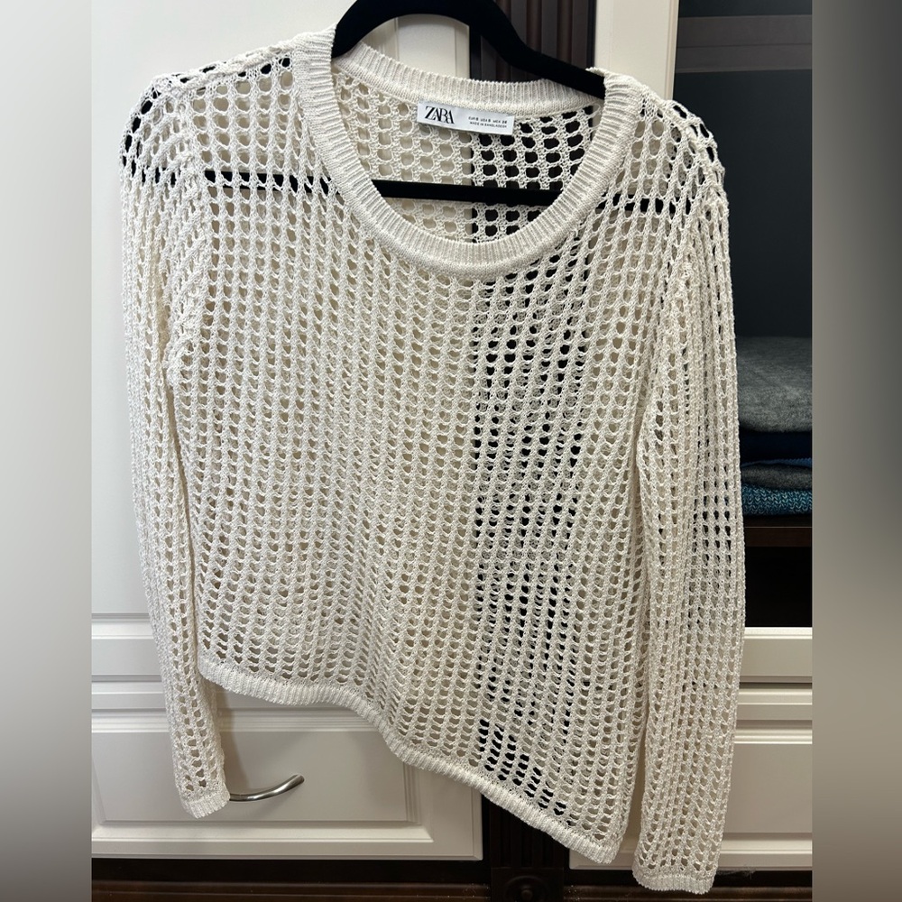 Zara Asymetrical sweater
